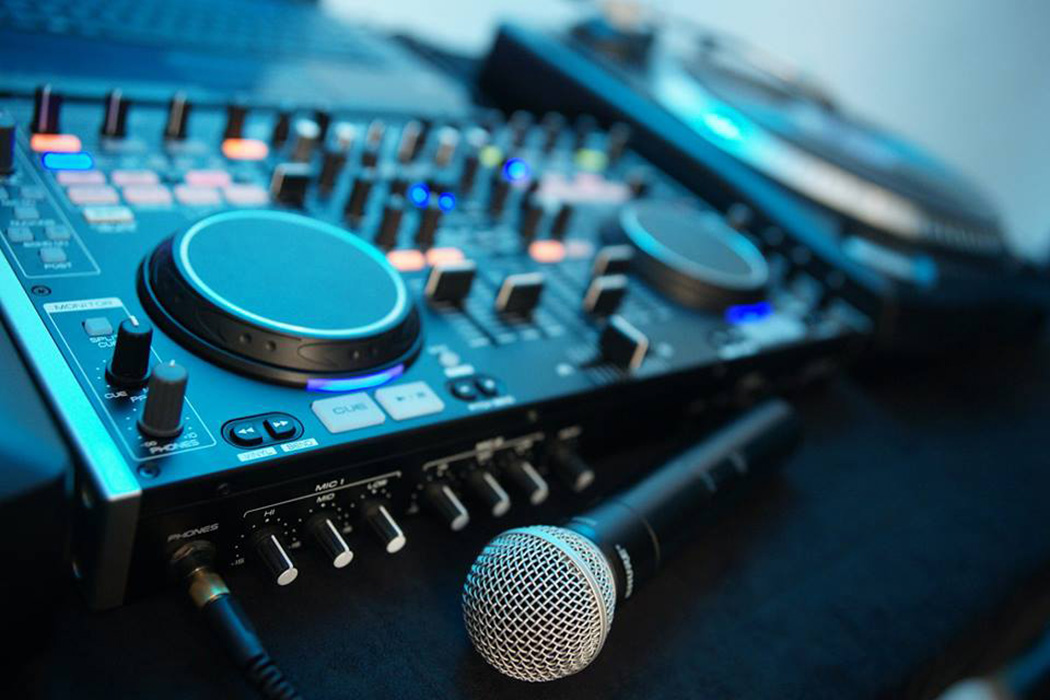DJ Bab - DJ pour evenements - Forfait cle en main party de bureau