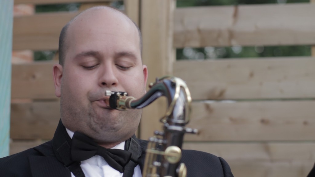 Saxophoniste qui joue dans le Trio Jazz Top Note